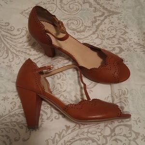 Restricted Heels size 7.5